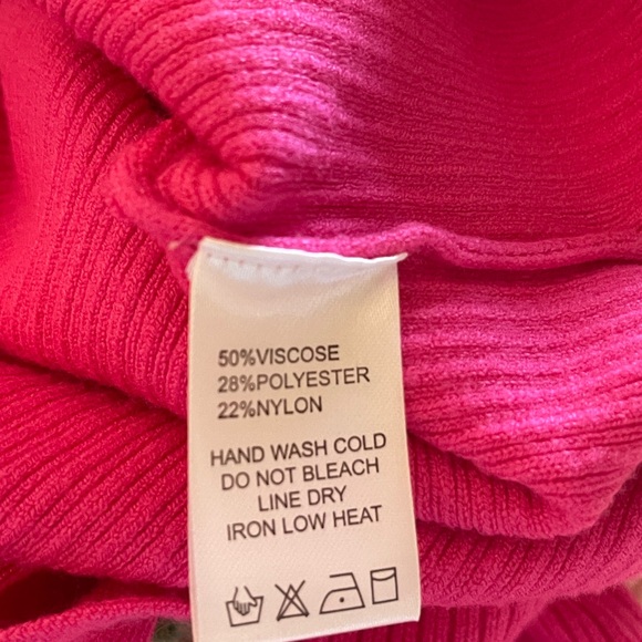 eesome Asymmetrical Fuchsia Sweater - Picture 5 of 7